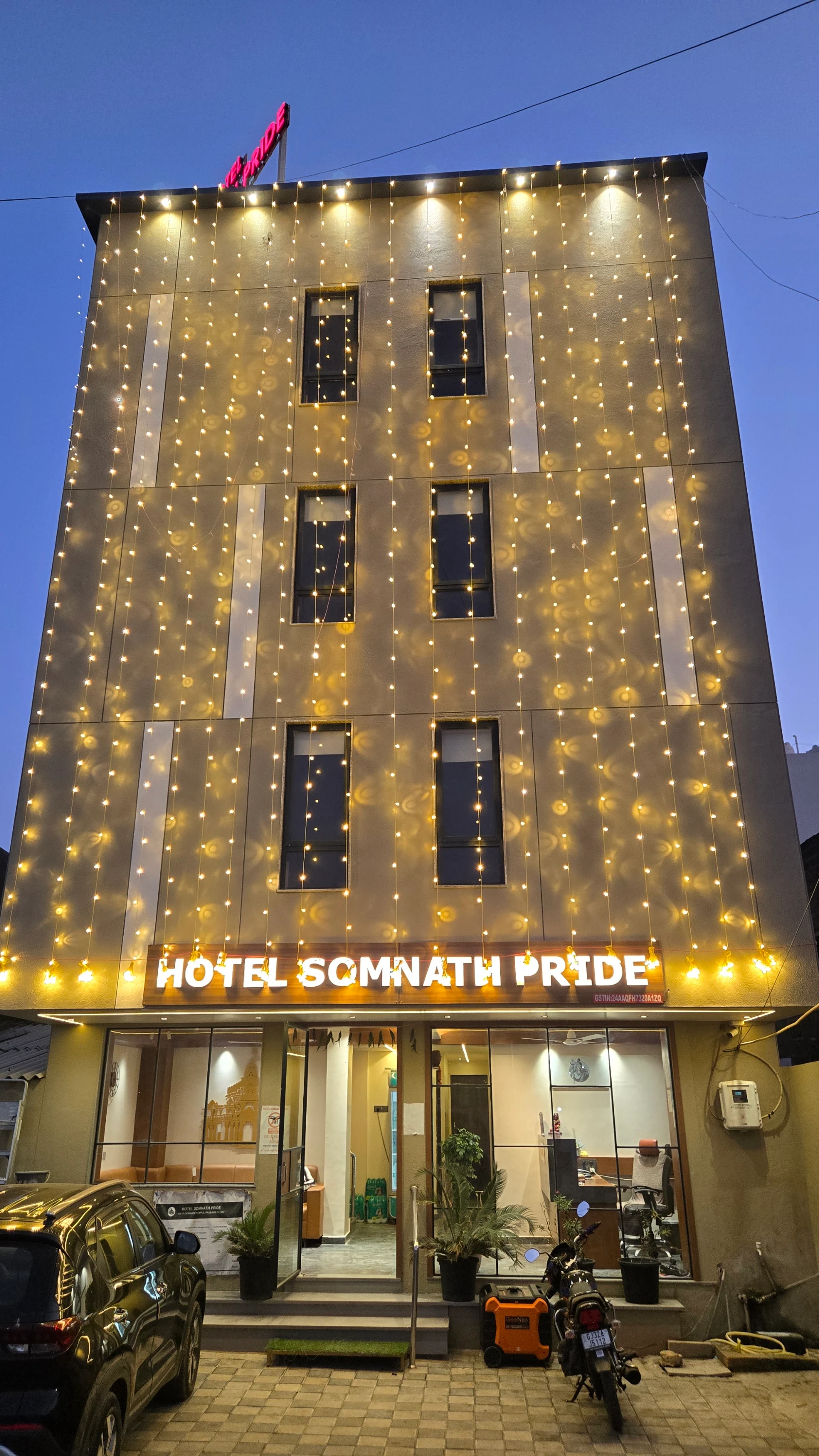 Hotel Somnath Pride