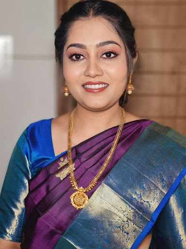 Natural Radiance bridal and party makeup done in sangli by essence makeup studio sanglimakeupartist