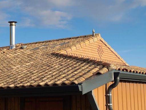 Photo de JOHAN ROQUES artisan couvreur menuisier à Montanceix (24110)