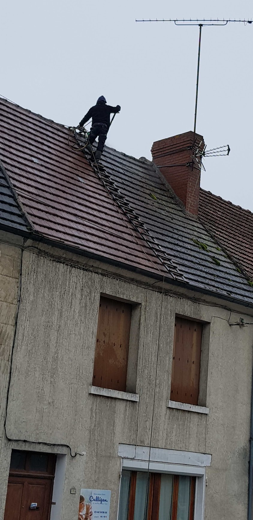 Entreprise artisan francois couvreur 60: Réparation Nettoyage Traitement Toiture Couverture Charpente Oise Creil Senlis