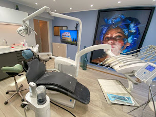 Photo n°1 de Dr Claire Bonis - Dentiste Antibes - Cabinet dentaire Bonis à Antibes (Parodontiste)