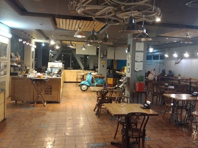 Photos of Goftogoo Restaurant