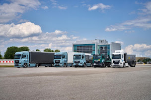 Photo n°2 de MAN Truck & Bus France SIEGE SOCIAL à Évry-Courcouronnes (Concessionnaire de poids lourds d'occasion)