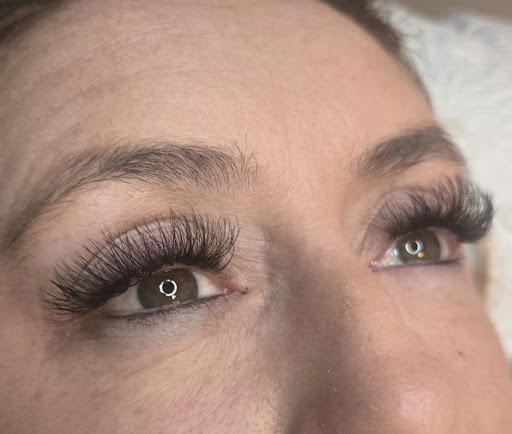 Lois' Aesthetics and Massage