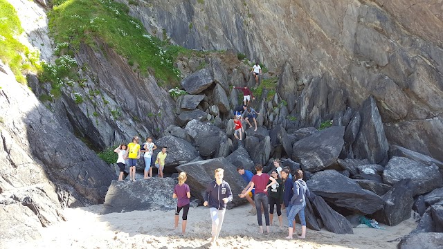 Coumeenoole Beach