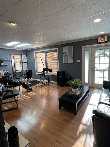 Charles E. Salon - Visual