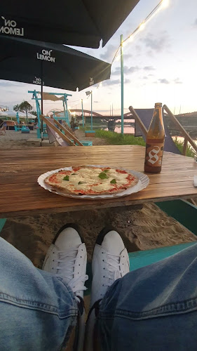 Opinii despre Basen Beach Bar în Psie Pole - Bar