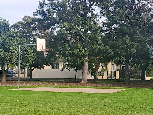Halley Park - Visual