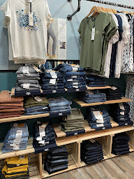 Photo n°4 de Del et Chic à Commercy (Magasin de maroquinerie)