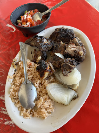Pollos Y Costillas Al Carbon