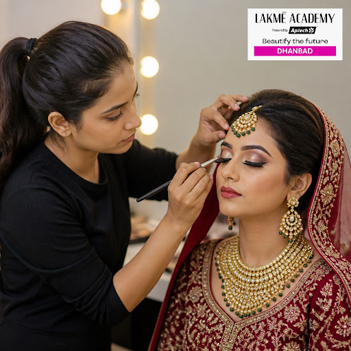 Dreaming of becoming a sought-after bridal makeup artist in Dhanbad? At LAKME ACADEMY DHANBAD Pow… post image
