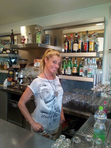 Dodi's Bar - Visual
