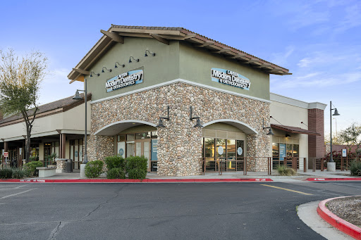 Laveen Modern Dentistry Logo