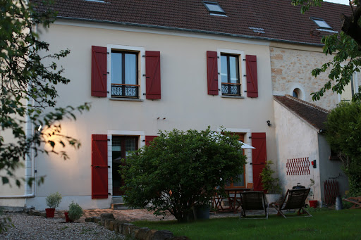 Photo de La Bergerie-en-Vexin 78 Jambville : Location gîte et chambres d'hôtes. Piscine chauffée. Parc naturel du Vexin à Seraincourt (95450)