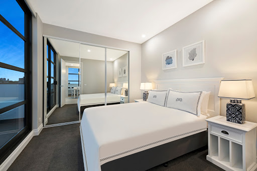 The Hamptons Apartments - St Kilda Apartment Hotel - Thumbnail