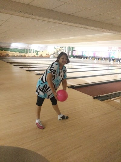 Earl Bowl Lanes