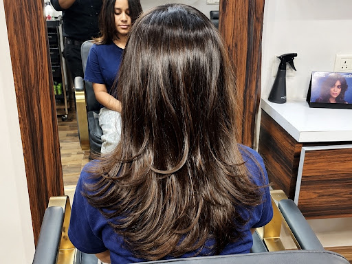 ✨ Fresh Layer Haircut Transformation at Wella Unisex Salon & Makeup Studio Ashiyana Lucknow ✨ post image