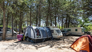 Photo n°12 de Les Hautes Prairies - Camping Lourmarin - CAMPASUN (actuellement fermé) à Lourmarin (Terrain pour camping-cars)