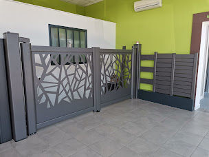 Photo n°31 de BATIMAN Alutex Aumont-Aubrac à Peyre en Aubrac (Fournisseur de portes de garage)