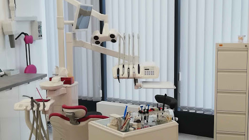 Dorothy Denis Cabinet Dental Deni-Dent