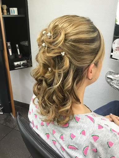 Richard William Defty Hair Design Studio UG (Haftungsbeschränkt) - Thumbnail