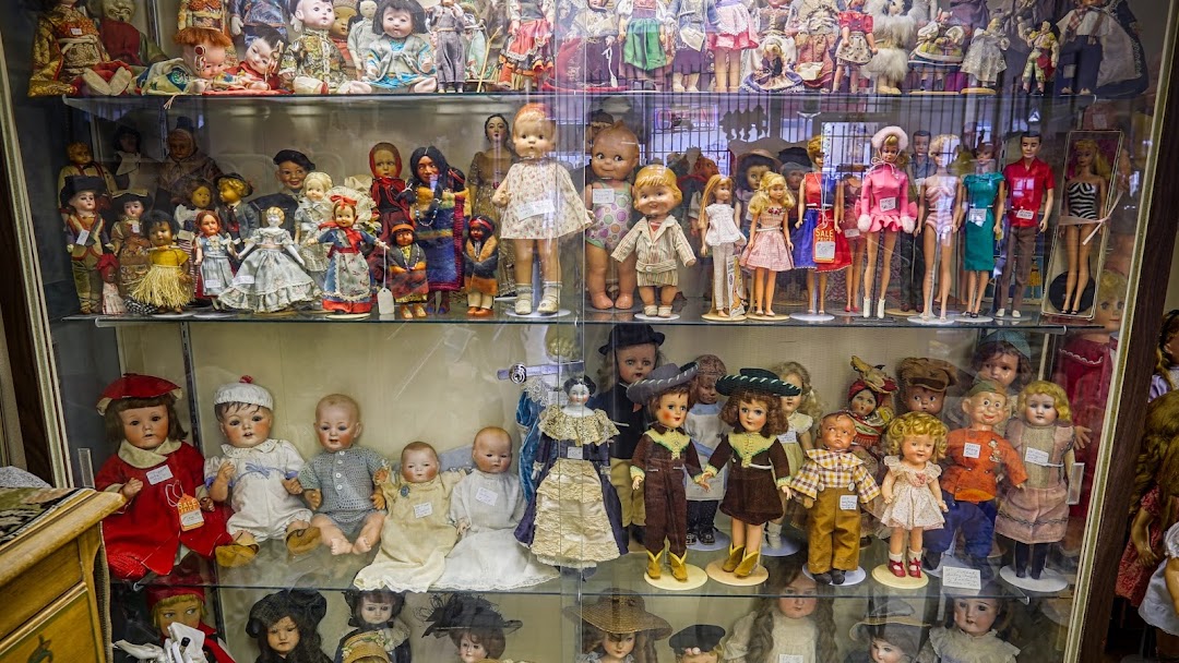 Start an Antique Doll Collection