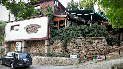 Photos of "Bellows House"