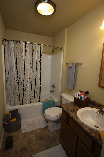 Hilltop Acres Apartment Suites - Thumbnail