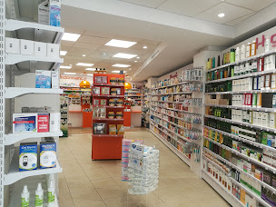 Photo n°11 de Pharmacie du Métro Bel Air à Paris (Parfumerie)