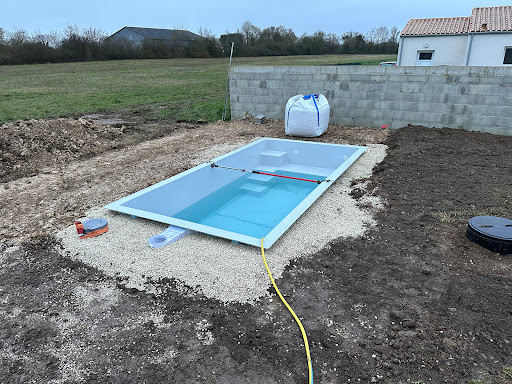 Photo de Piscine au fil de l’eau 17 à Surgères (17700)