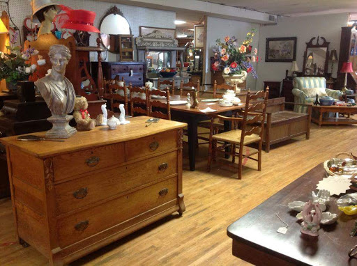 Useful Things Antiques & Collectibles Store - Thumbnail