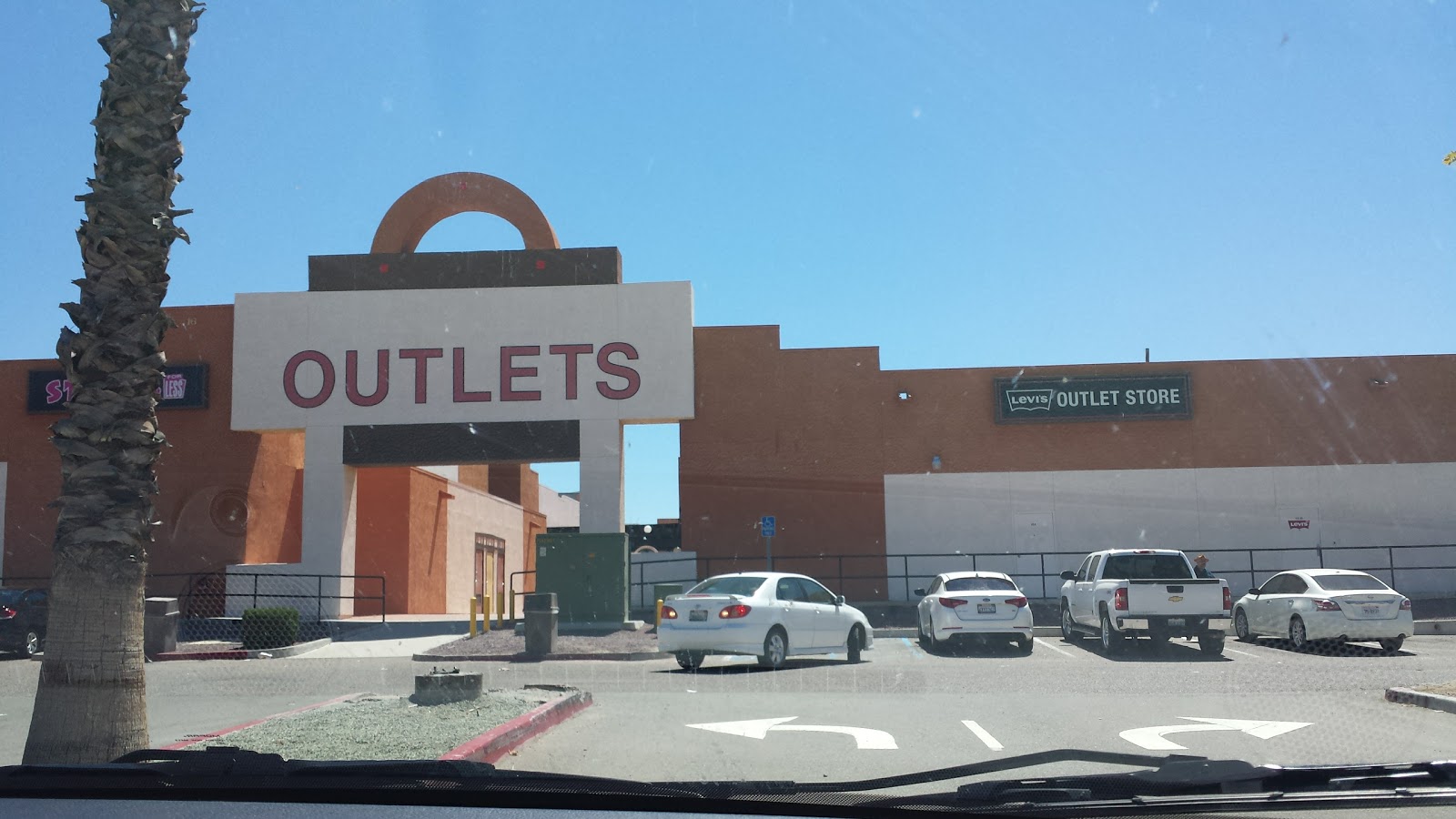 Tripify - Levi's Outlet Store, Barstow