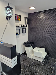 Photo n°3 de Black & White Barber à Le Blanc-Mesnil (Salon de coiffure)