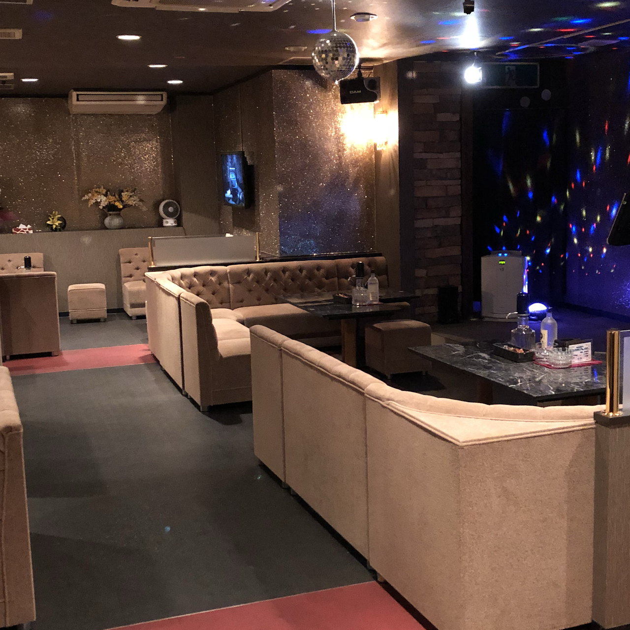 姫路フィリピンラウンジビニビニ ラウンジ