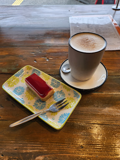 Earth Market Cafe - Thumbnail