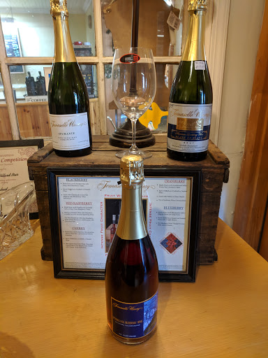 Tomasello Winery Tasting Room at Wemrock Orchards - Thumbnail