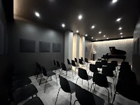 BLUJEU SALON HALL