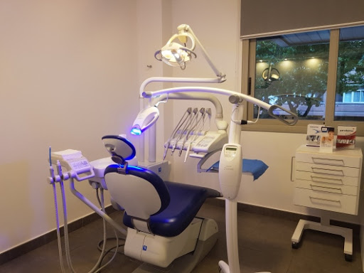 Dr. Lluis Clotet Sanpera, Dentista