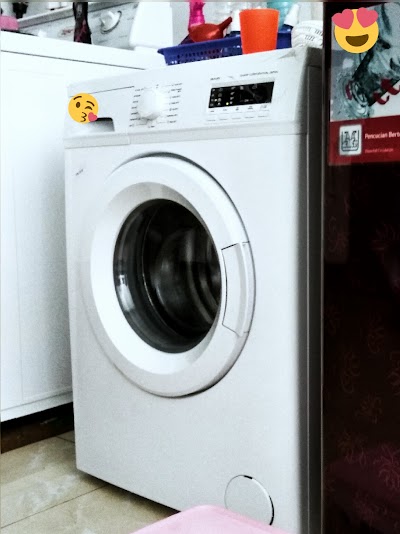 Photos of Deven Laundry https://www.instagram.com/devenlaundry/