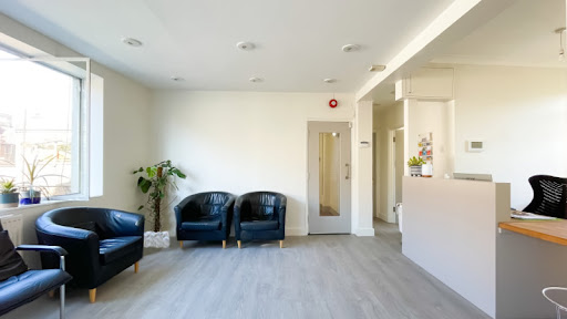 Mummy's Physio Clapham Common @ The Light Centre Clapham - Pregnancy and Postnatal Physio & Osteo - Thumbnail
