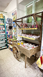 Photo n°24 de Alimentation Souvenirs du Canal à Homps (Magasin de souvenirs)