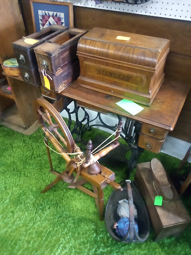 Beech Tree Antiques - Visual