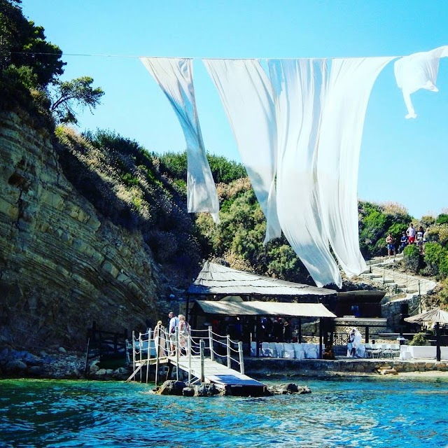 Cameo Island Club