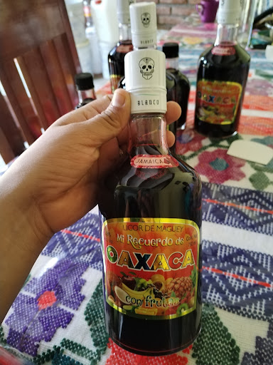 Aguardiente y compuestos Saavedra