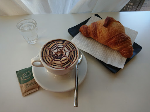 Lounge Bar & Coffee Grande Italia - Thumbnail