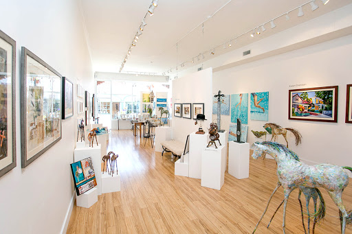 Plum Gallery - Visual