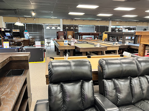 Billiards, Barstools and Patio - Thumbnail