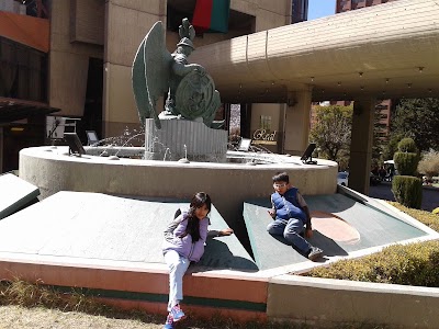 Photos of Plaza Bolivia