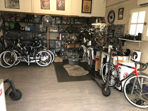 Photo n°2 de Veloc'arles à Arles (Magasin de roues)