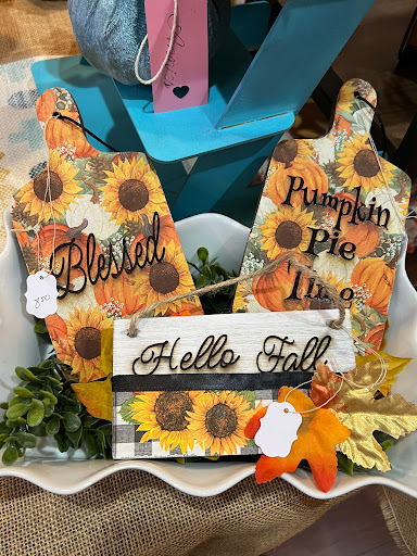 Annie's Embroidery & Design Studio - United States
